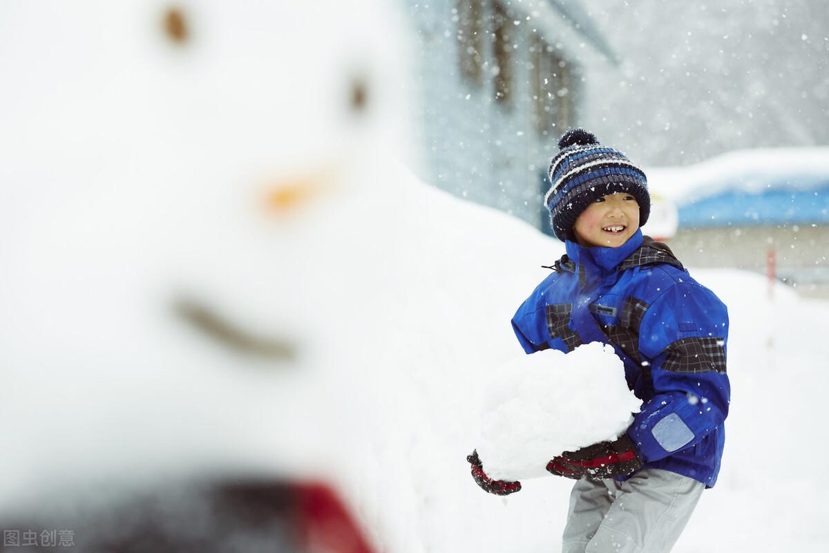 立冬交十月小雪地封严雪的形成是什么现象？