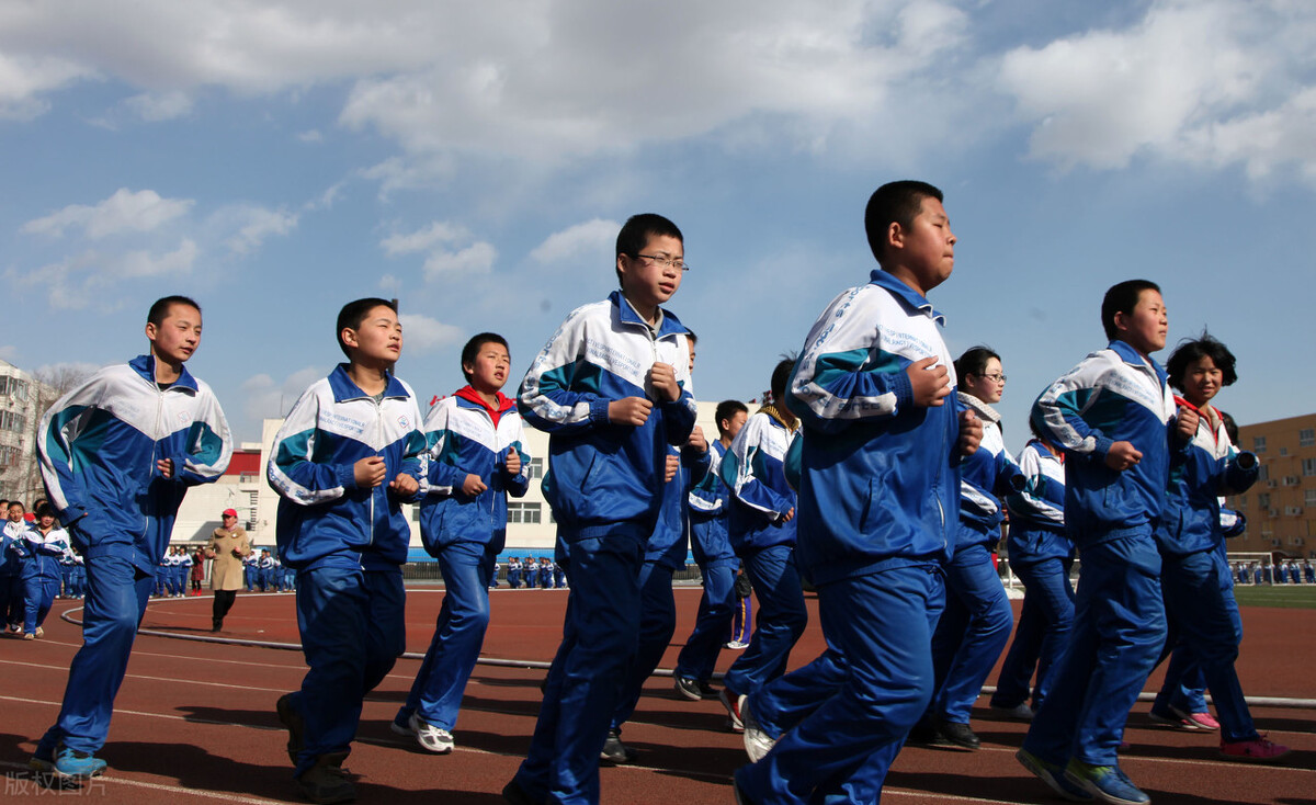 初中满分作文《兴趣，是一种甜蜜的牵引》赛场冲锋，人生圆梦