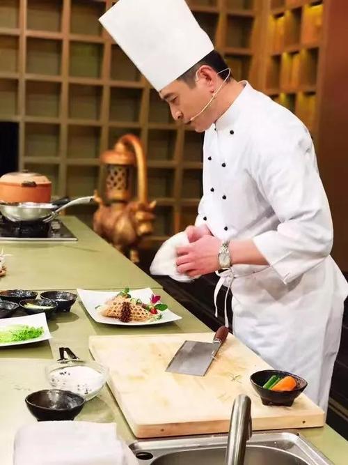 大快朵颐！2020年江苏省南京市中考作文参考范文《食趣》