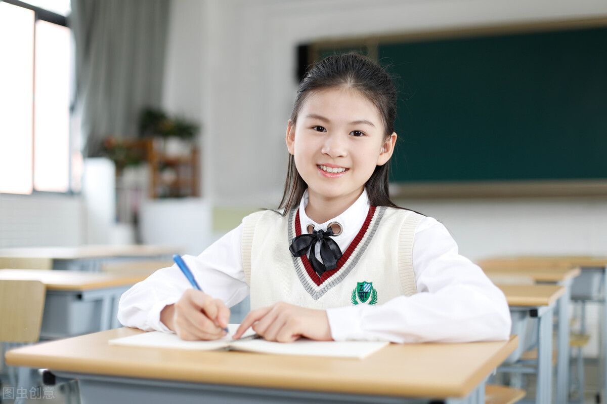 小学三年级上册第一单元作文指导,猜猜他是谁?