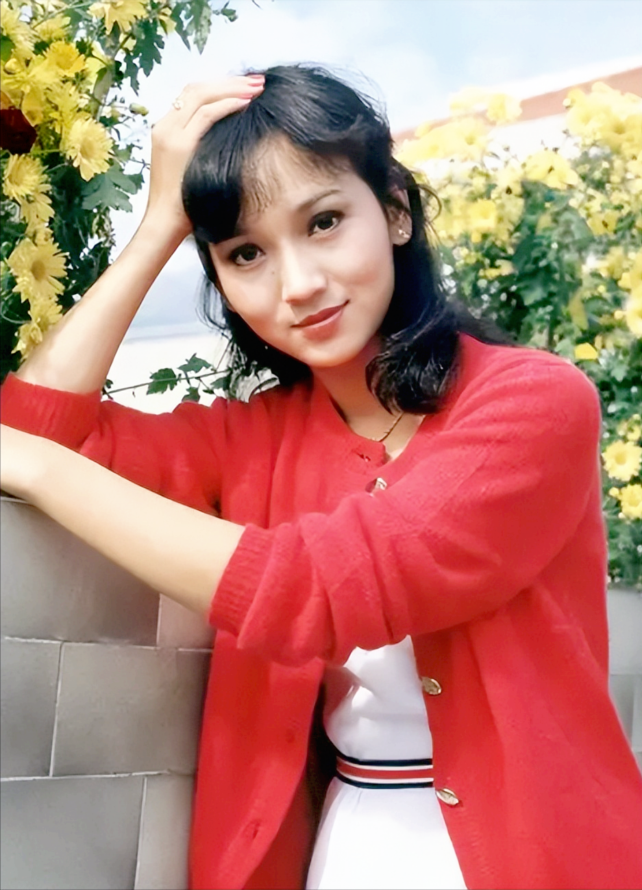 赵雅芝简历个人资料简介及图片大全（赵雅芝的老家在哪里)