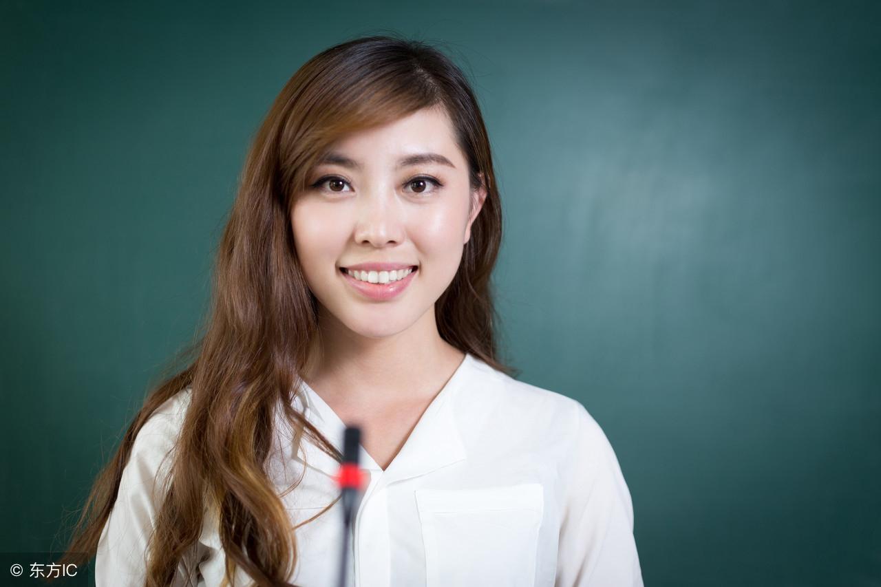 我心中的老师作文3篇(我心目中的好老师)-小学作文-电子课本网 我心中的老师作文3篇(我心目中的好老师)-小学作文