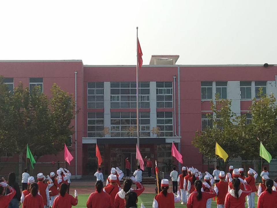 一场精彩的比赛作文800字小学习作(激烈的接力赛)-小学作文-电子课本网 一场精彩的比赛作文800字小学习作(激烈的接力赛)-小学作文