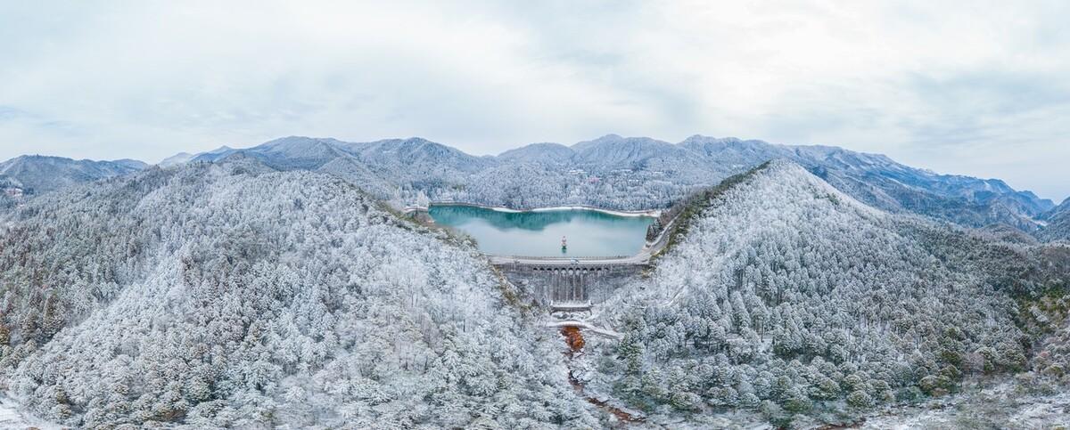 写雪的句子24句，总有一句让你心仪!
