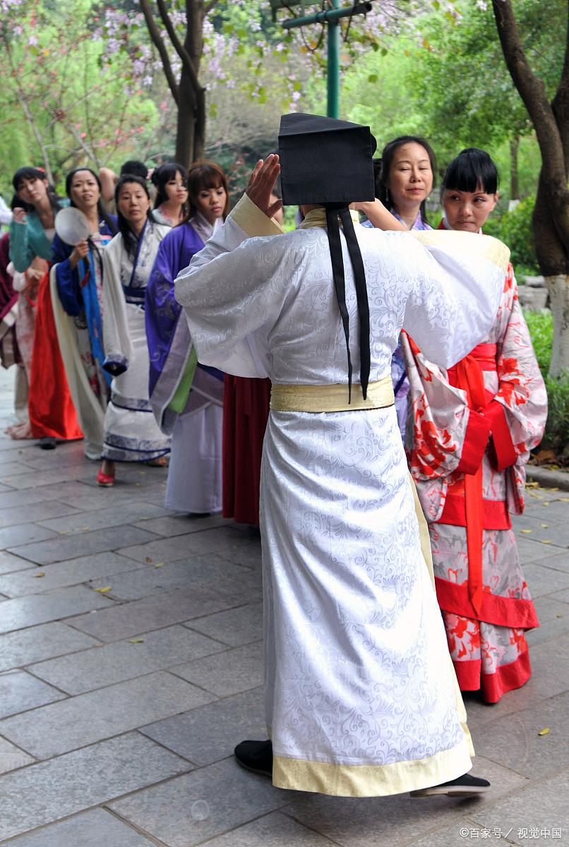 汉族的风俗习惯（传统节日、婚礼习俗、饮食文化）