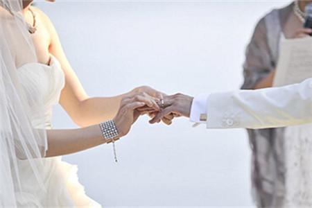 西方结婚誓词，西式婚礼中的经典结婚誓言5则
