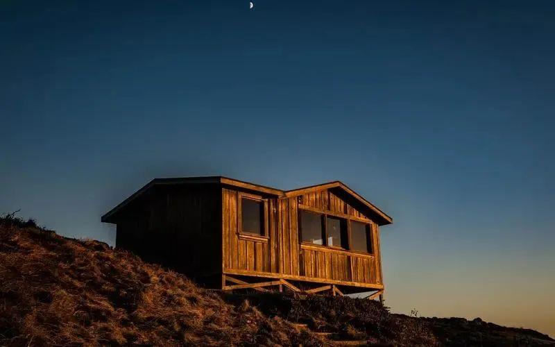 生活不容易经典句子60句，努力快乐一点吧，毕竟生活不易