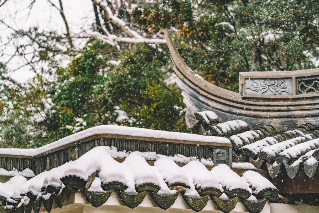 下雪的诗句唯美80句,带你邂逅一场美丽的雪景