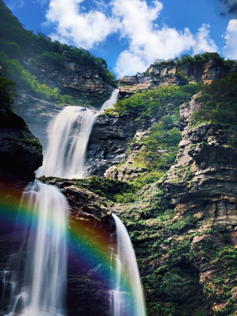 赞美庐山诗句10首，领略诗人笔下的庐山真面目