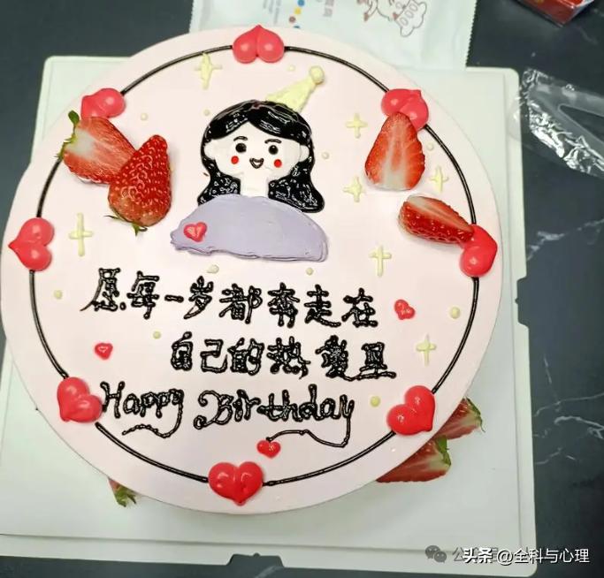 女儿生日简短洋气句子16句，唯美温馨