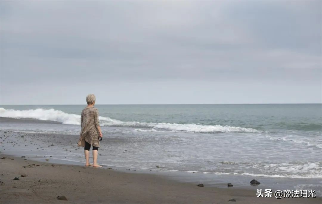 关于母爱的诗句10首，致敬伟大母爱