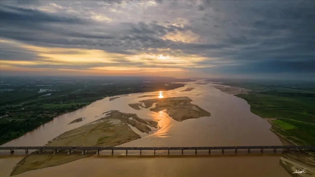 赞美黄河的诗句10首，溯源华夏文明磅礴力量