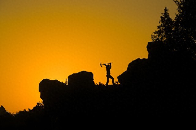 关于勤学上进的名言25句，人生在勤，不索何获