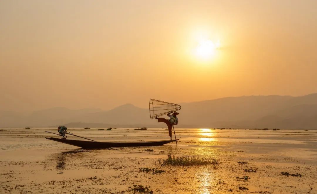 关于青春的名句30句，愿你不负时光，不负青春!