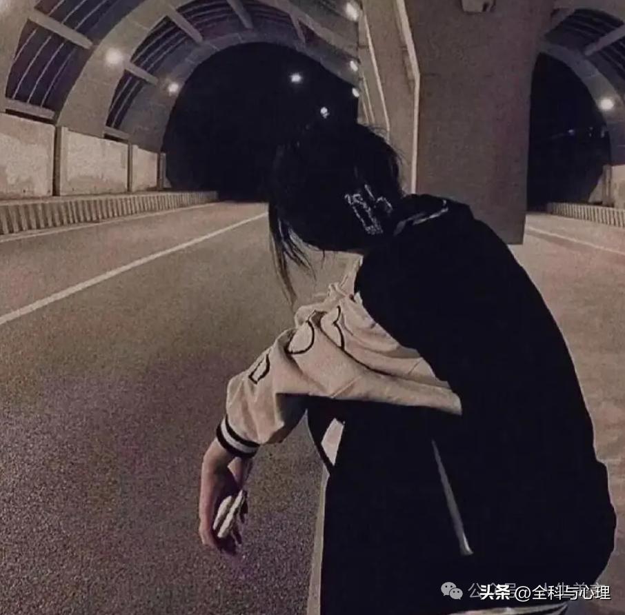 压抑心累的短句12句，句句经典走心，渡人渡己!