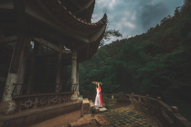 异乡思念家乡的诗句10句，献给无法归家的你！