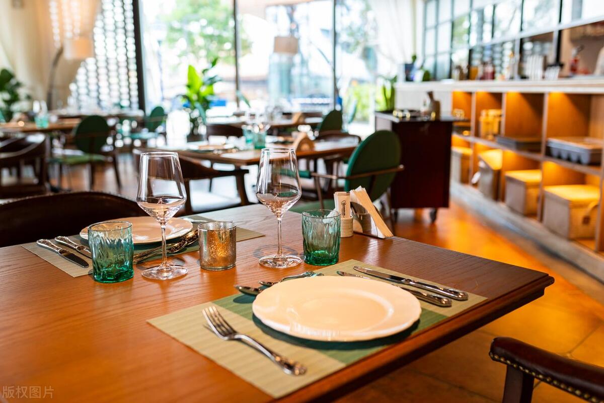 生活不易的句子正能量15句，激励你前行!