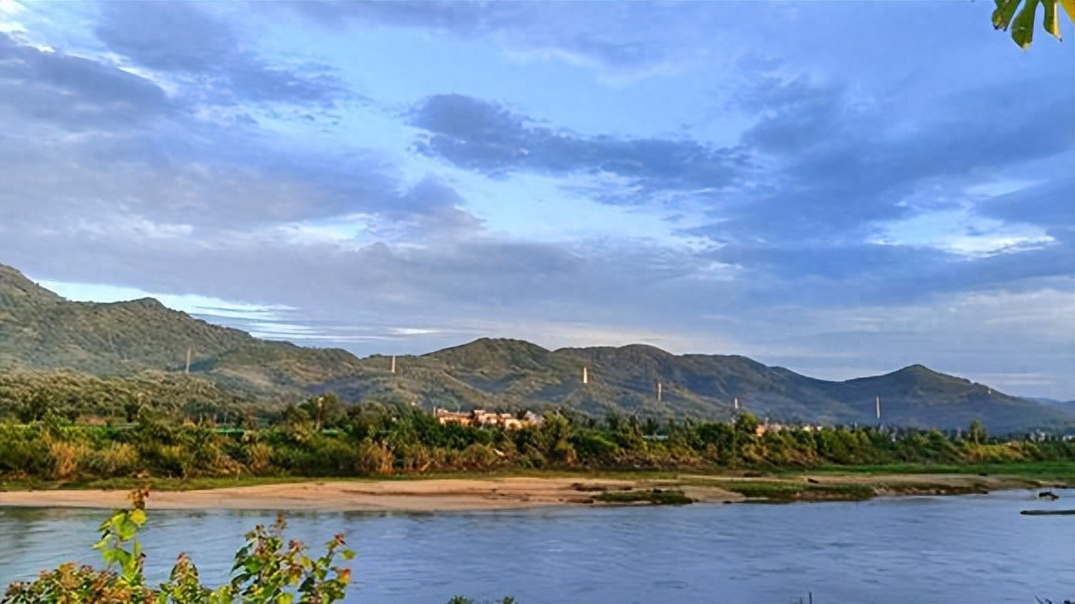 童年的回忆的句子21句，童年的足迹，快乐无限