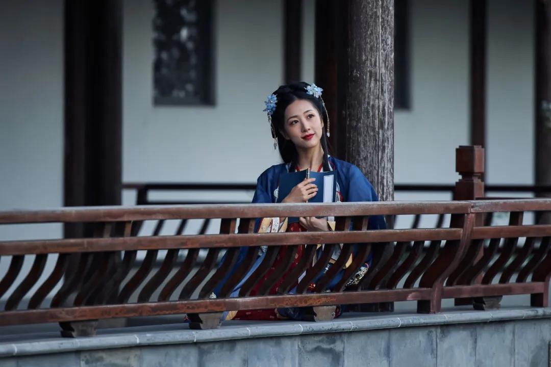 古代经典爱情诗30首，读一次感动一次