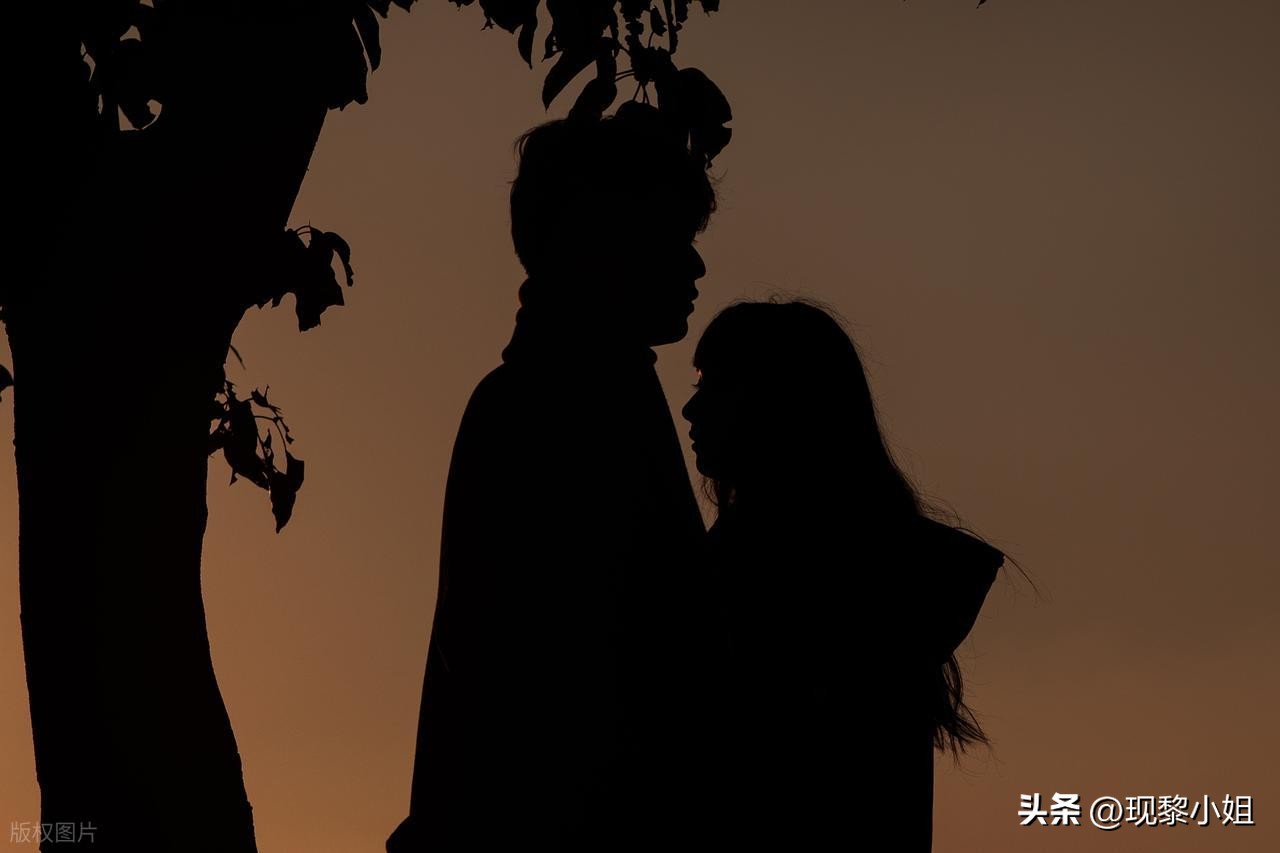 关于爱的情话句子24句，说透爱情和人生