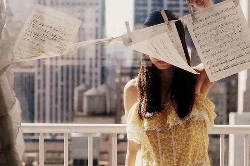 爱情最伤感的句子50句，情已入心，日夜想念