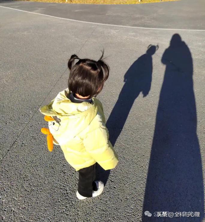 表达陪伴孩子幸福句子12句，每一句都触动心弦