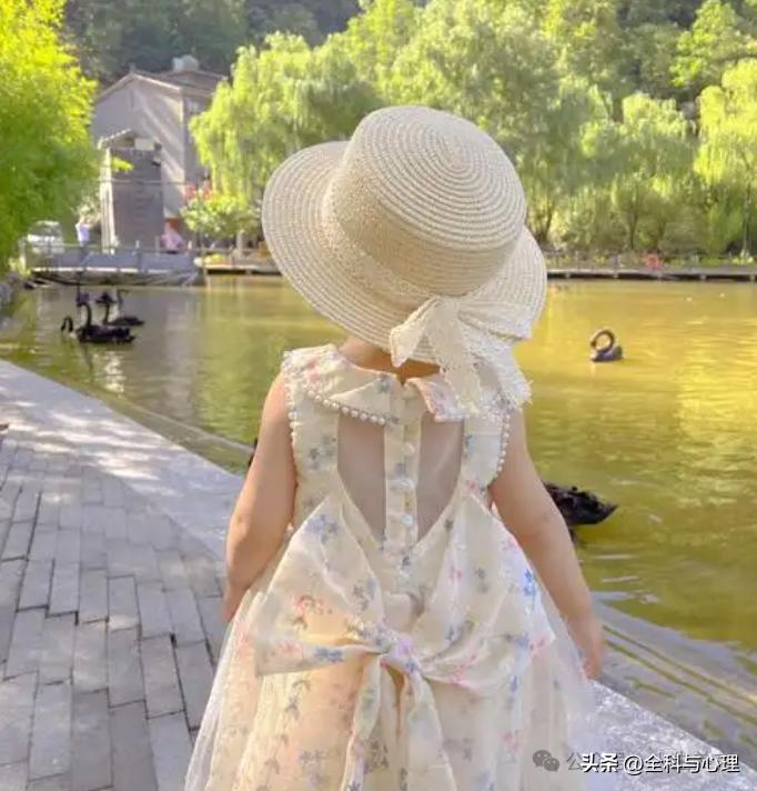 表达陪伴孩子幸福句子12句，每一句都触动心弦