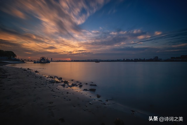 关于爱国的诗句古诗词10首（原文、译文及赏析）