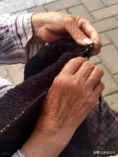 亲情的诗句5首，字字戳心，句句催泪