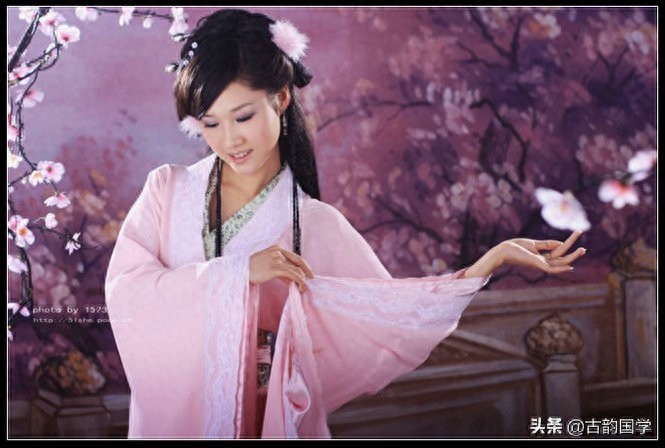 桃花的诗句100句，许你十里桃花