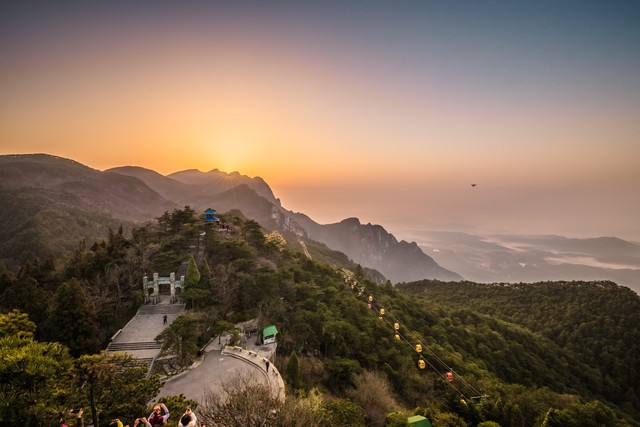 题西林壁古诗（原文、译文及赏析）