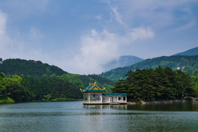 题西林壁古诗（原文、译文及赏析）