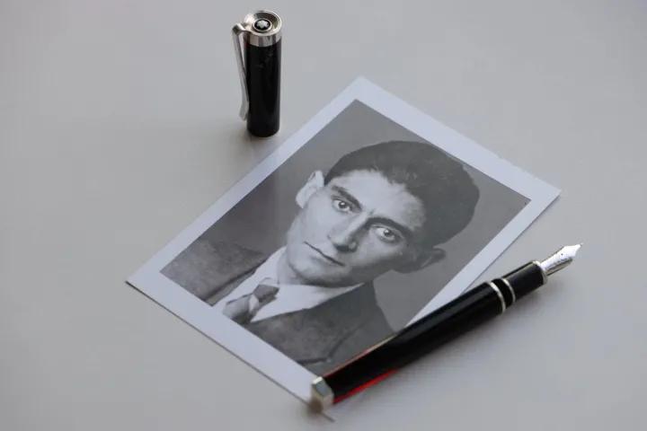 卡夫卡名言12句，走进作家的精神世界