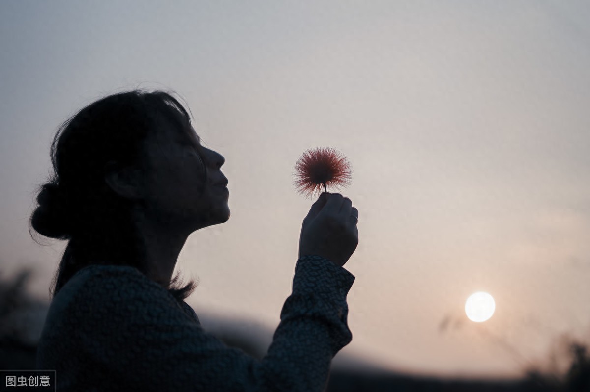 祝自己生日简单的话10句，一个人的生日，一个人的精彩