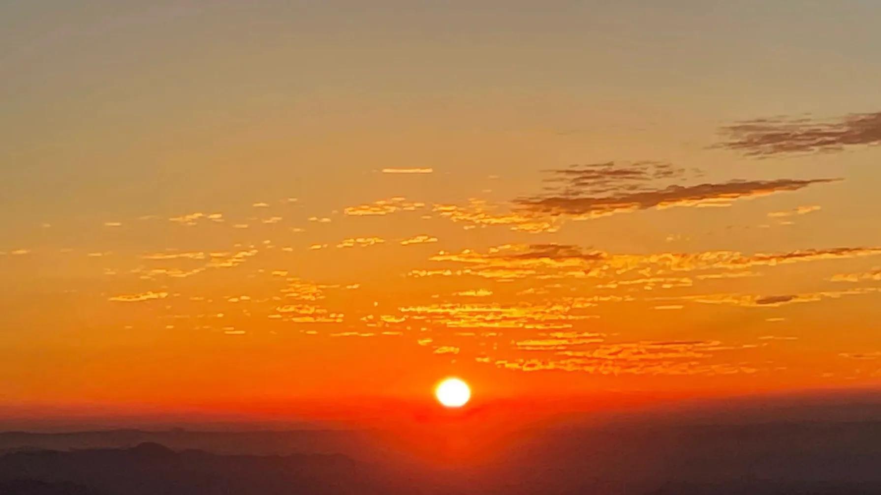 日出的唯美句子21句，日出相伴，日落相随