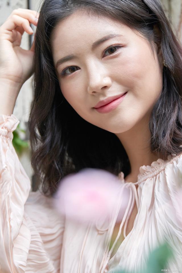 女人气质文案20句，成熟优雅，气质满分