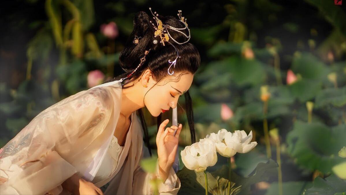 诗经中的爱情名句10句，读一次感动一次