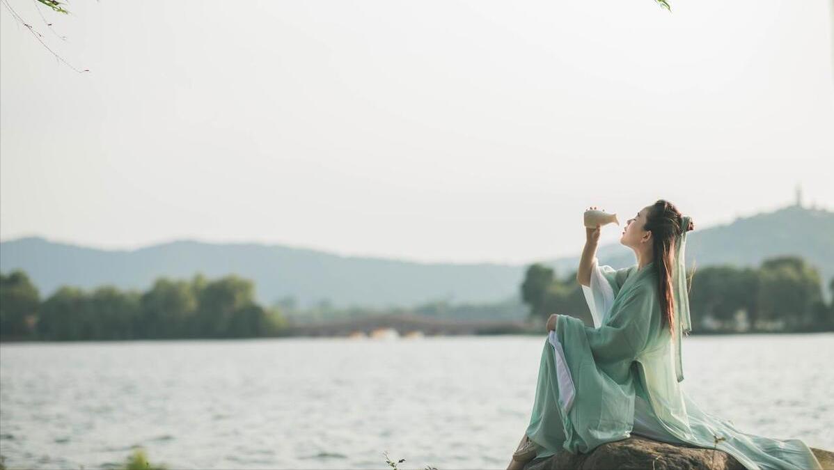 诗经中的爱情名句10句，读一次感动一次