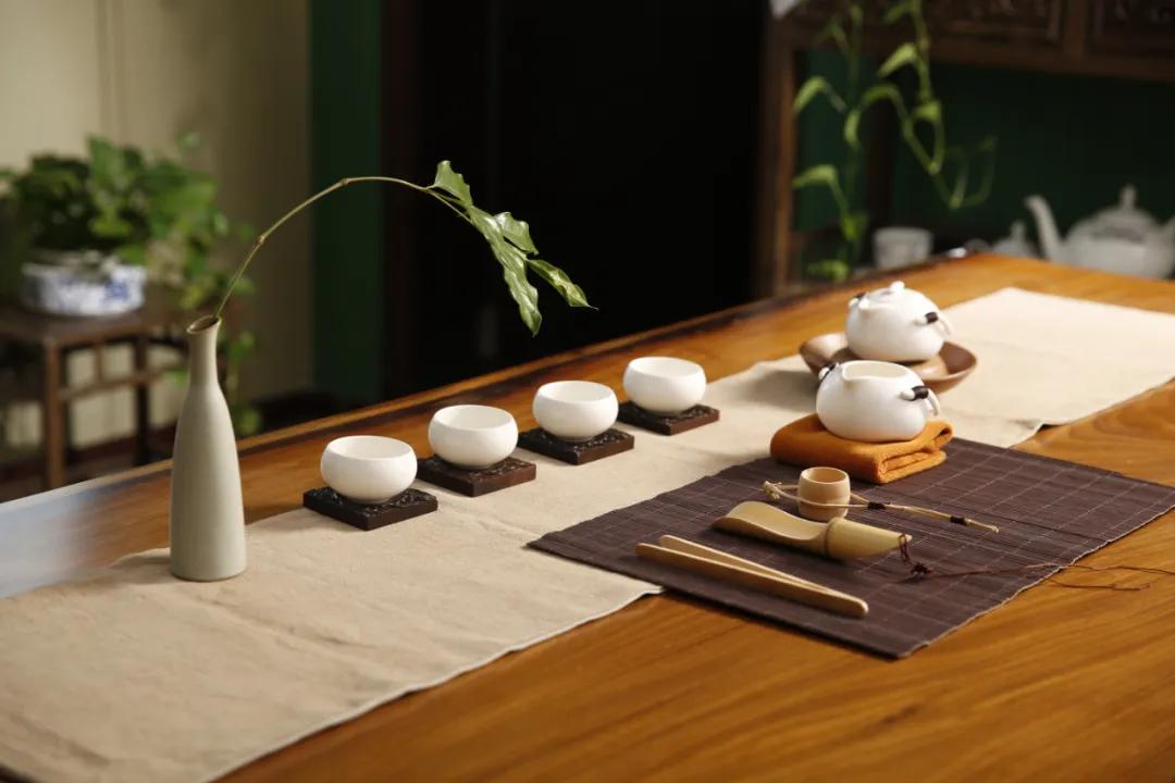 苏东坡诗词100句，写尽人生的百种滋味