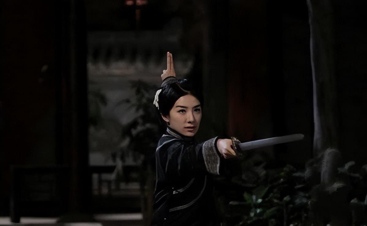 秋瑾诗词10首，欣赏巾帼英雄的豪情壮志