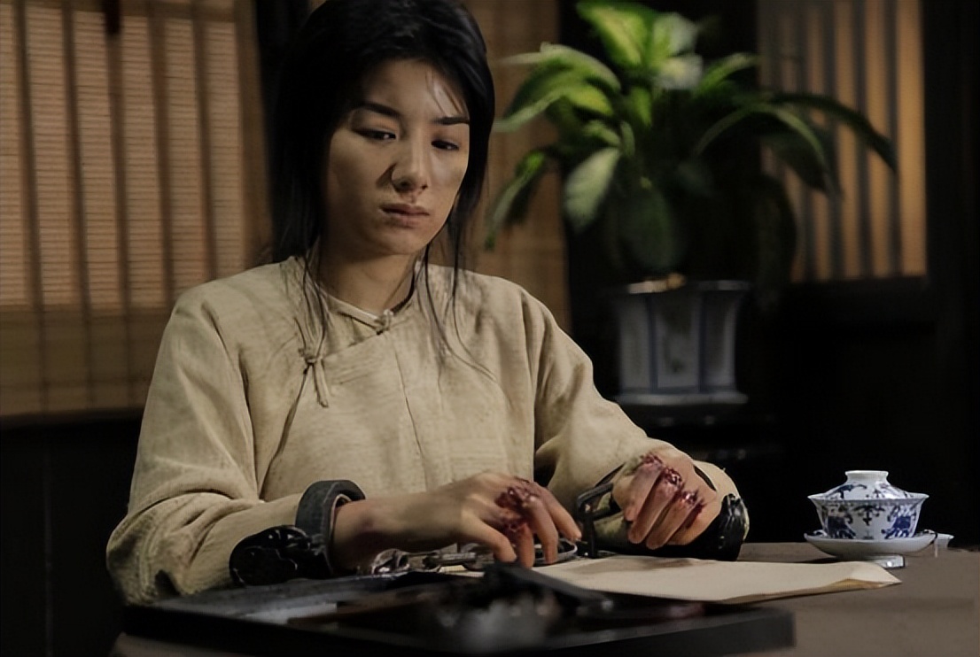 秋瑾诗词10首，欣赏巾帼英雄的豪情壮志