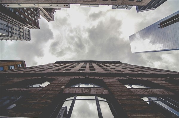 最精辟最火句子24句，读懂受益一生