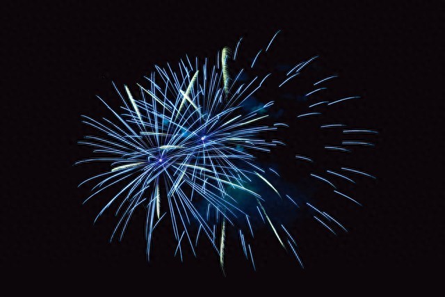 烟花的朋友圈文案18句，带你领略绚丽人生