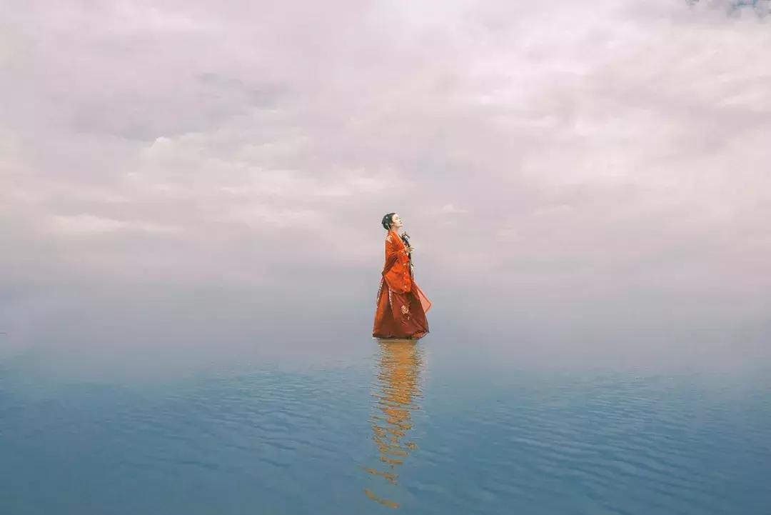 纳兰容若的词6首，唱尽人世悲欢，美到极致