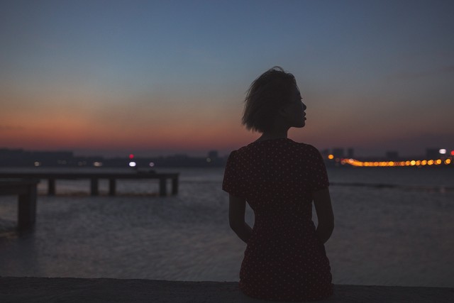 心情低落发朋友圈的文案20句，学会放手与前行