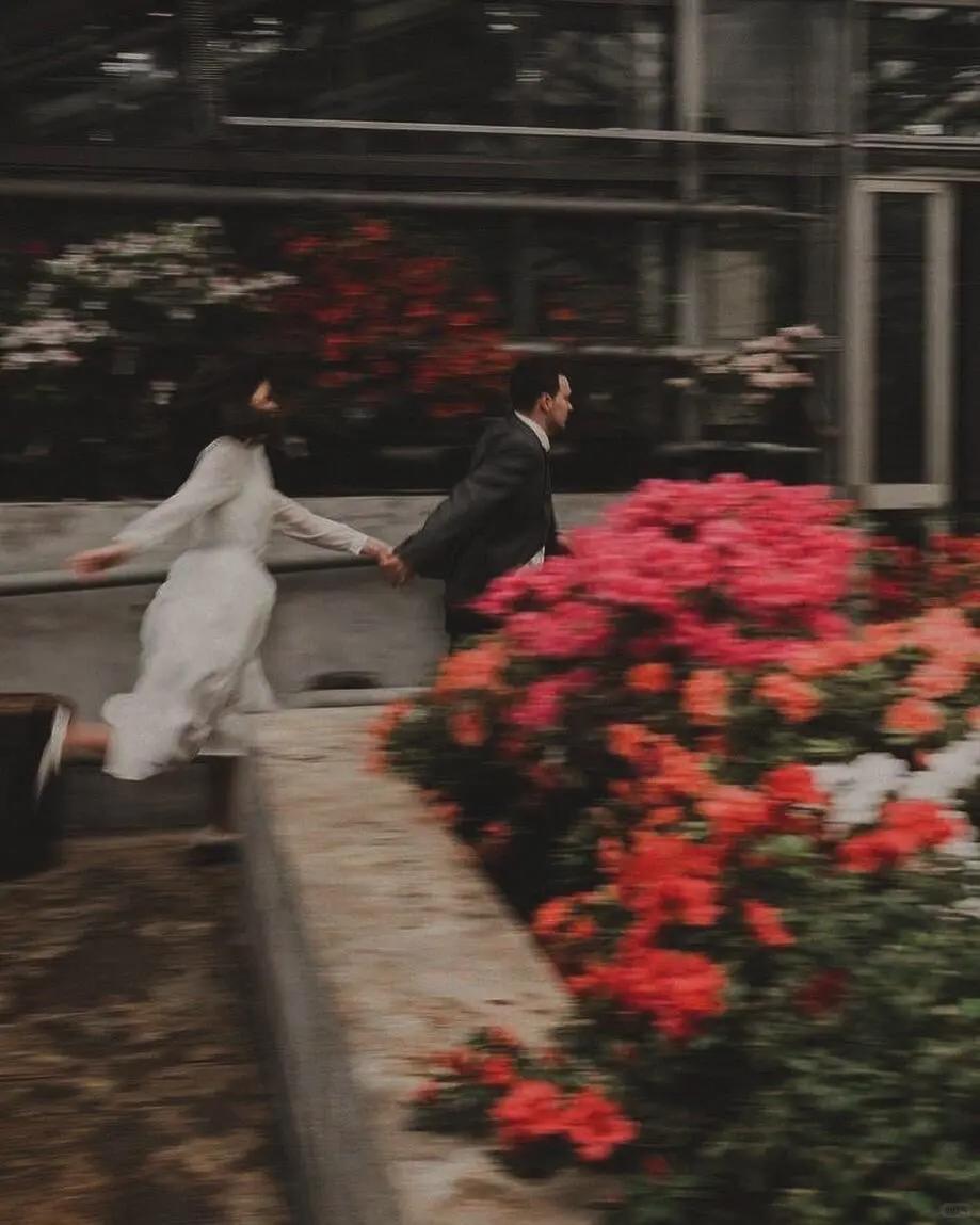 含蓄的表白文案10句，深情又浪漫