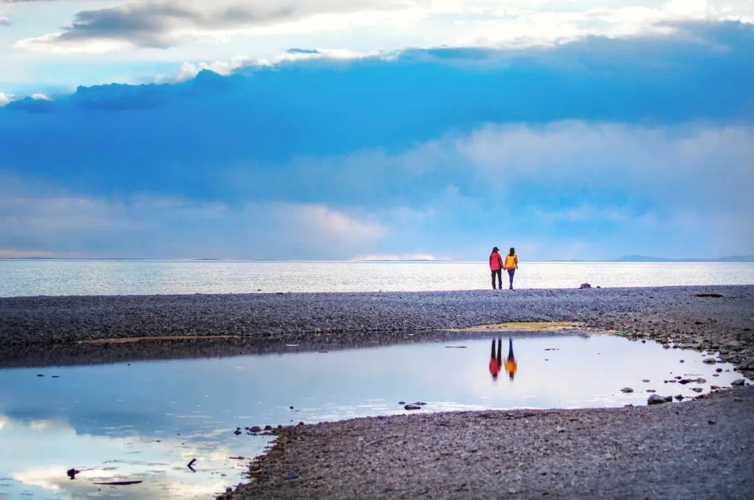 游玩发朋友圈的句子40句，换个地方，看人间烟火